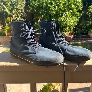 🩷Dr. Martens “Winsted Dr.” Blue Canvas Boots-